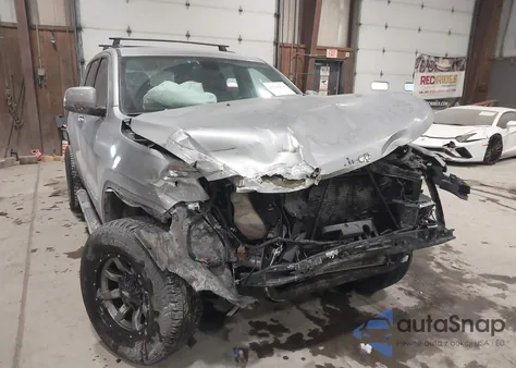 2015 Jeep Grand Cherokee Laredo z USA, uszkodzony, nr VIN 1C4RJFAG5FC905831